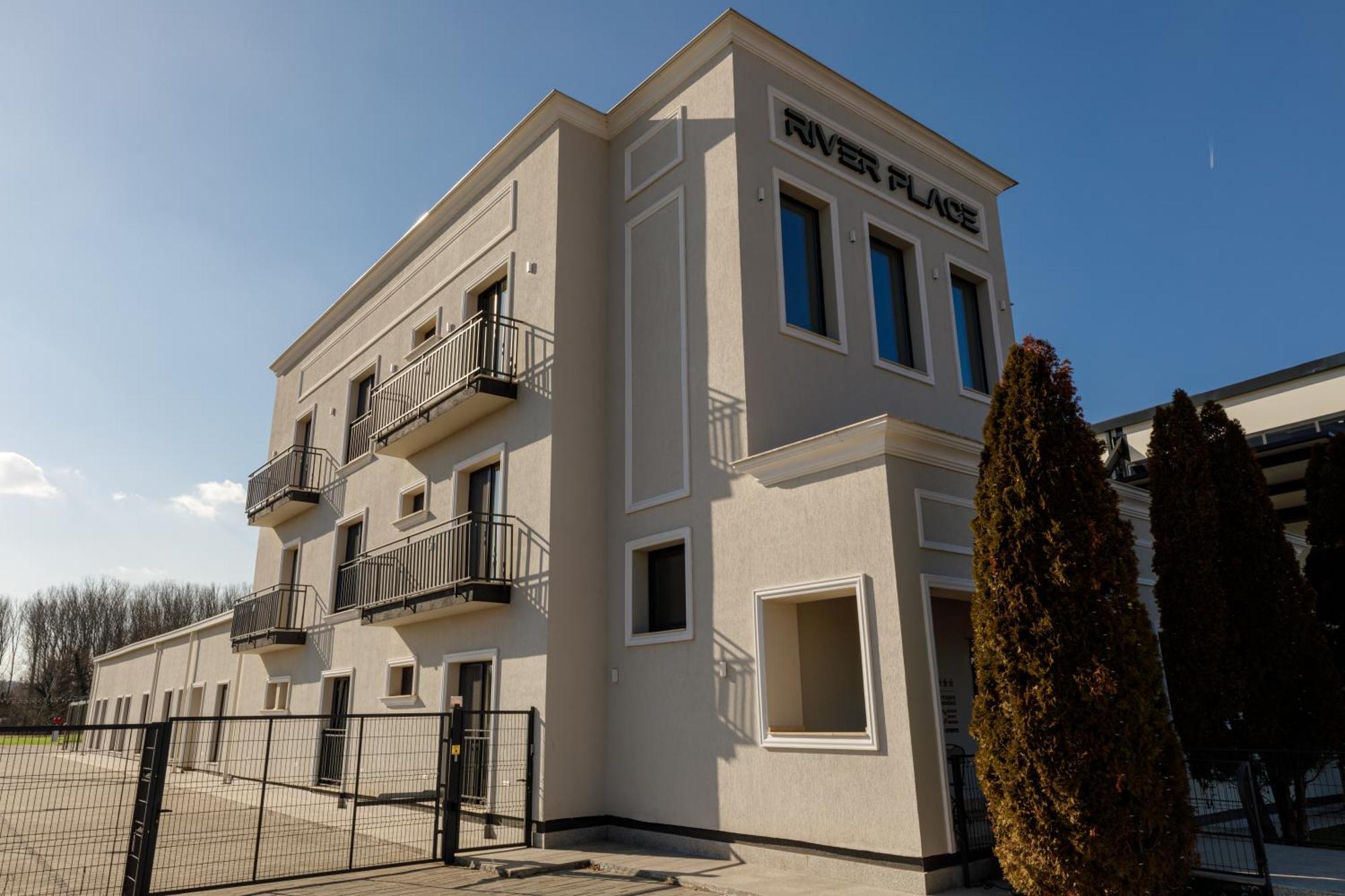 River Place بيتستِ المظهر الخارجي الصورة